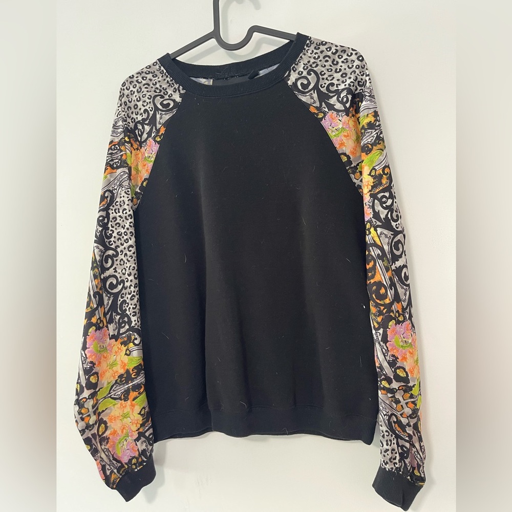 Minkpink crewneck with silk sleeves - small
